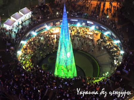 Порошенко и Папа, теракт в Мали: фото дня