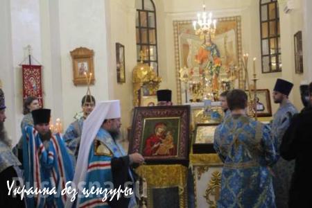 Луганчане встретили икону Скоропослушница», переданную в дар Свято-Петропавловскому собору (ФОТО, ВИДЕО)