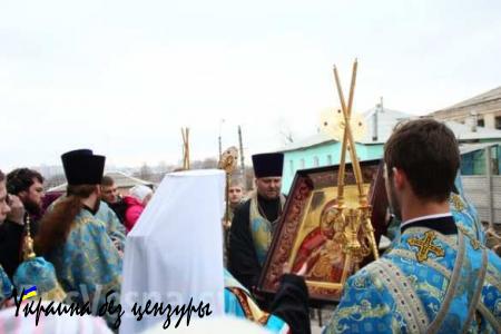 Луганчане встретили икону Скоропослушница», переданную в дар Свято-Петропавловскому собору (ФОТО, ВИДЕО)