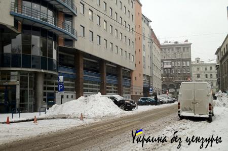 Сильнейший снегопад вызвал коллапс в Москве