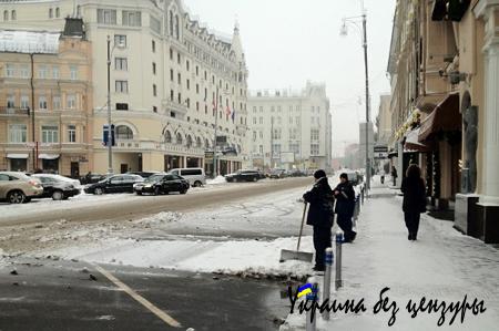 Сильнейший снегопад вызвал коллапс в Москве