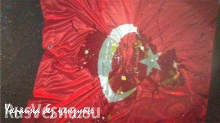 В Ульяновске с завода Efes сорвали флаг Турции, заменив его знаменем ВДВ (ФОТО, ВИДЕО)
