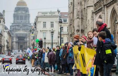 До 10 тыс. активистов экологического движения сформировали в Париже «живую цепь»