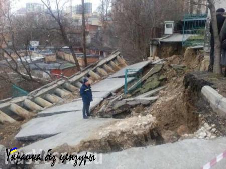 В Киеве оползень обрушил стену многоэтажки (ФОТО, ВИДЕО)