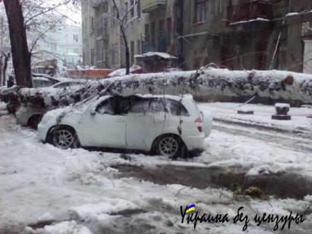 Буря в Харькове и конфуз Минобороны: фото дня