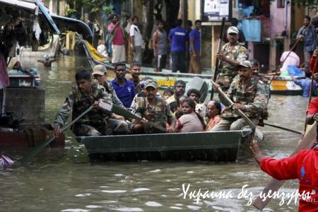 Жертв наводнения в Индии уже более 300
