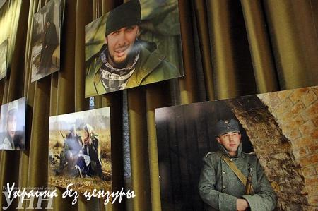 Автор фотовыставки о «героях АТО» рассказала, как ее обидел Порошенко