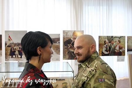 Автор фотовыставки о «героях АТО» рассказала, как ее обидел Порошенко