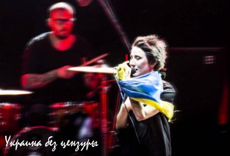 «Украинские артисты-предатели исподтишка ездят в Россию и дают там концерты», — возмущения продюсера-русофобки (ФОТО)