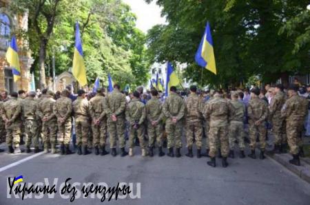 Порошенко отказал 22 боевикам «Азова» из России в гражданстве Украины