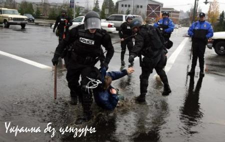 Шокирующие фото «Западного рая»: бомжи, груды мусора, полицейский беспредел, извращенцы и разбитые дороги (ФОТО)