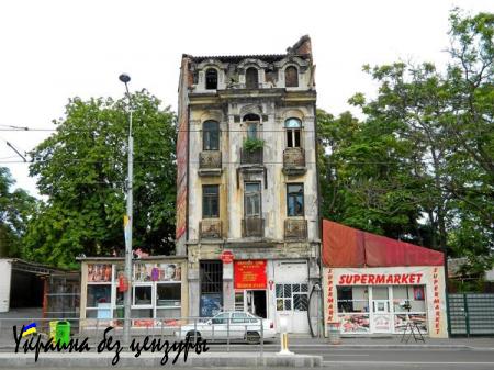 Шокирующие фото «Западного рая»: бомжи, груды мусора, полицейский беспредел, извращенцы и разбитые дороги (ФОТО)