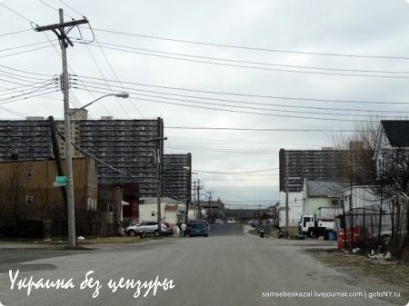 Шокирующие фото «Западного рая»: бомжи, груды мусора, полицейский беспредел, извращенцы и разбитые дороги (ФОТО)