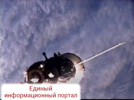 МОЛНИЯ: российский корабль успешно пристыковался к МКС (ФОТО)