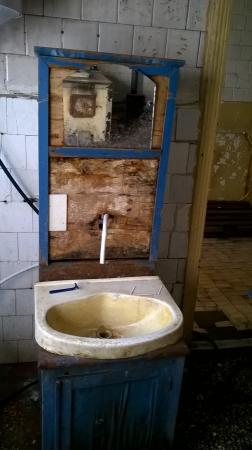 «Хуже чем бомжи» — шокирующий репортаж украинского блогера о жизни морской пехоты под Одессой (ФОТОРЕПОРТАЖ)