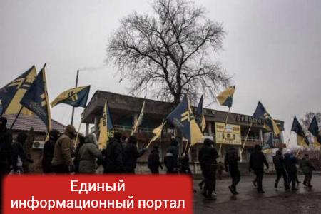 На Харьковщине боевики «Азова» забросали «коктейлями Молотова» дома руководителей полиции (ФОТО)