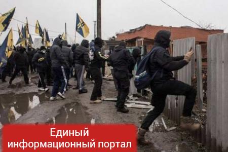 На Харьковщине боевики «Азова» забросали «коктейлями Молотова» дома руководителей полиции (ФОТО)