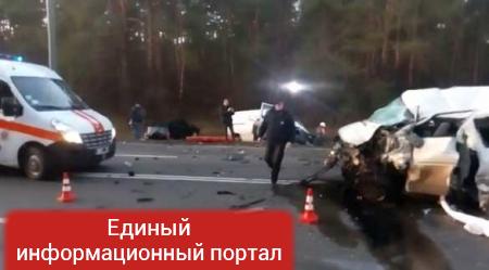 Жуткое ДТП под Киевом: разбиты пять машин, погиб младенец (ВИДЕО)