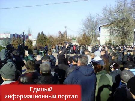 В Херсонской области местные жители создают вооруженное формирование для защиты от боевиков, осуществляющих блокаду Крыма (ФОТО, ВИДЕО)